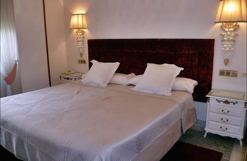 Hotel barato en Urbanización 16 de Julio Apolo